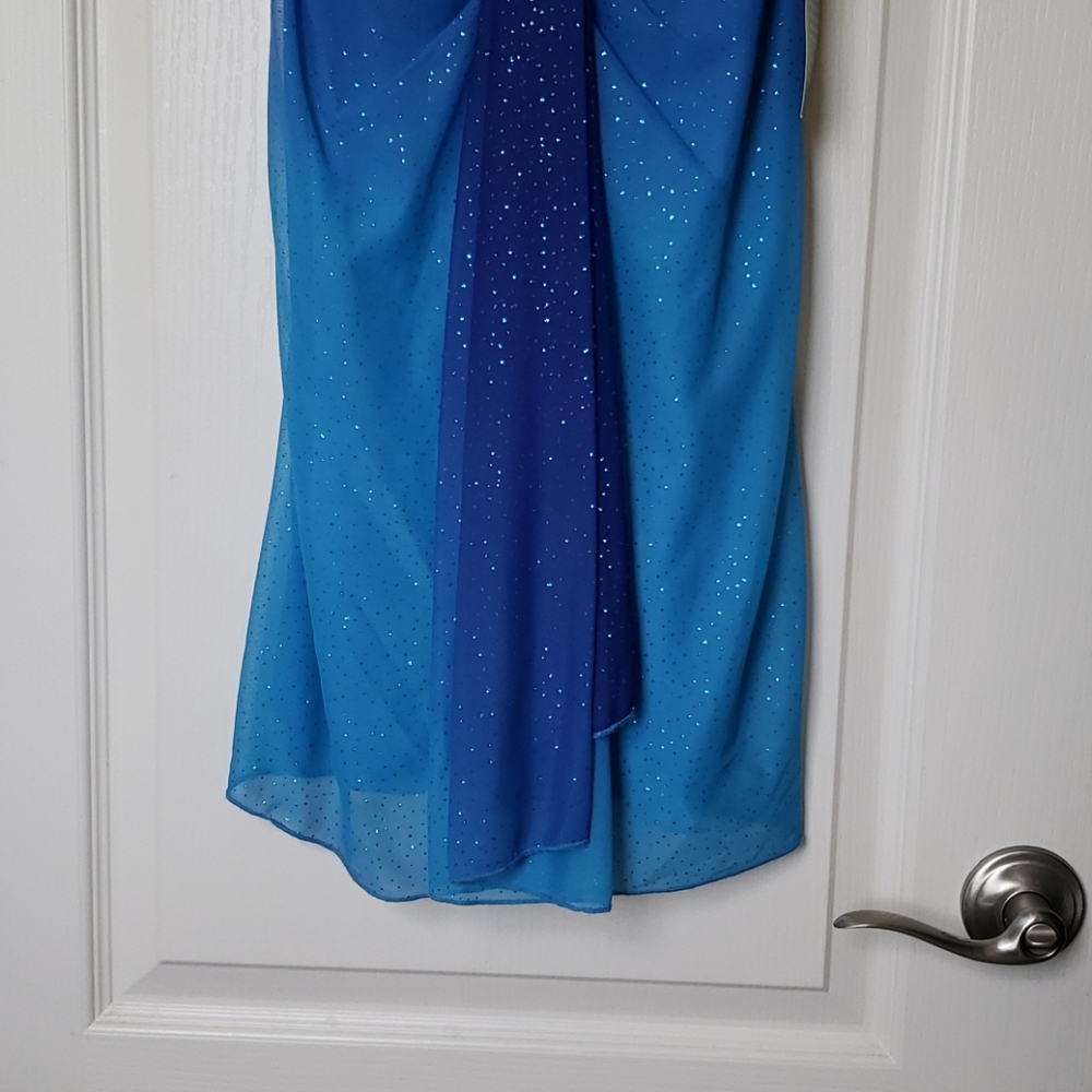 Dress - Picture 5 of 5